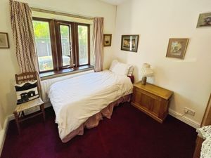 Bedroom- click for photo gallery